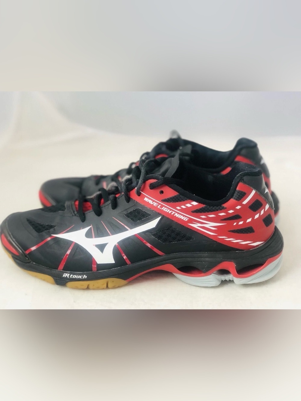 MIZUNO MEN'S WAVE LIGHTNING Z INDOOR COURT SHOE BLACK/RED